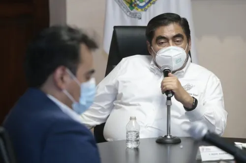 Reactivación del sector automotriz sería un riesgo de brote de Covid-19, considera Barbosa