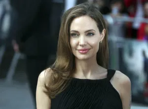 Luego de mastectomía Angelina Jolie se dejó ver en alfombra roja