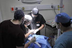 BUAP reafirma compromiso social con cirugías gratuitas