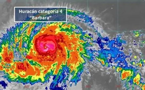Huracán Bárbara se eleva a categoría 4