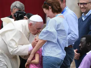 Papa Francisco denuncia marginalización a discapacitados