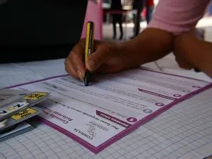 Corte declara inconstitucional consulta popular del PRD