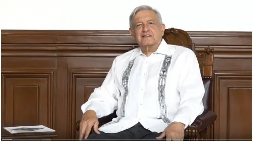 Desde restaurante, AMLO pide a la población a “seguir adelante”