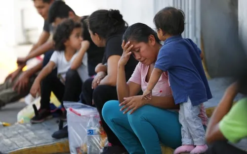 Hay 23 mil migrantes en México esperando respuesta a sus juicios en EU: Comar