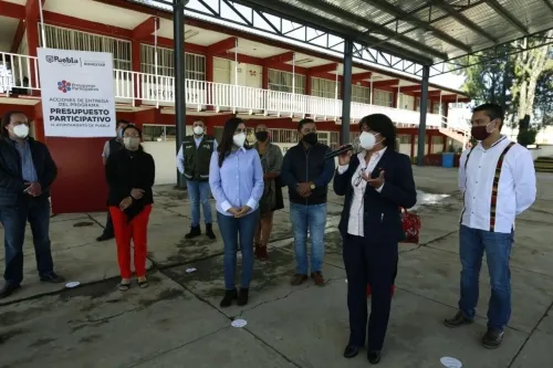Gobierno de la Ciudad entrega más domos escolares en San Pablo Xochimehuacán