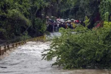 Evacuación en Lázaro Cárdenas, posibilidad por intensas lluvias; Ejército aplica DN-III