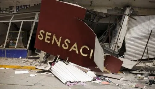 Suman 65 muertos tras sismo de 8.2 en México