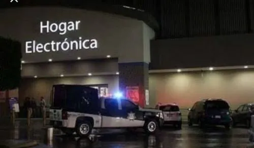 Cuatro sujetos con máscaras asaltaron Walmart de San Manuel