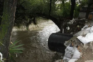 Necesaria, campaña de concienciación para no tirar basura en ríos y barrancas: COE