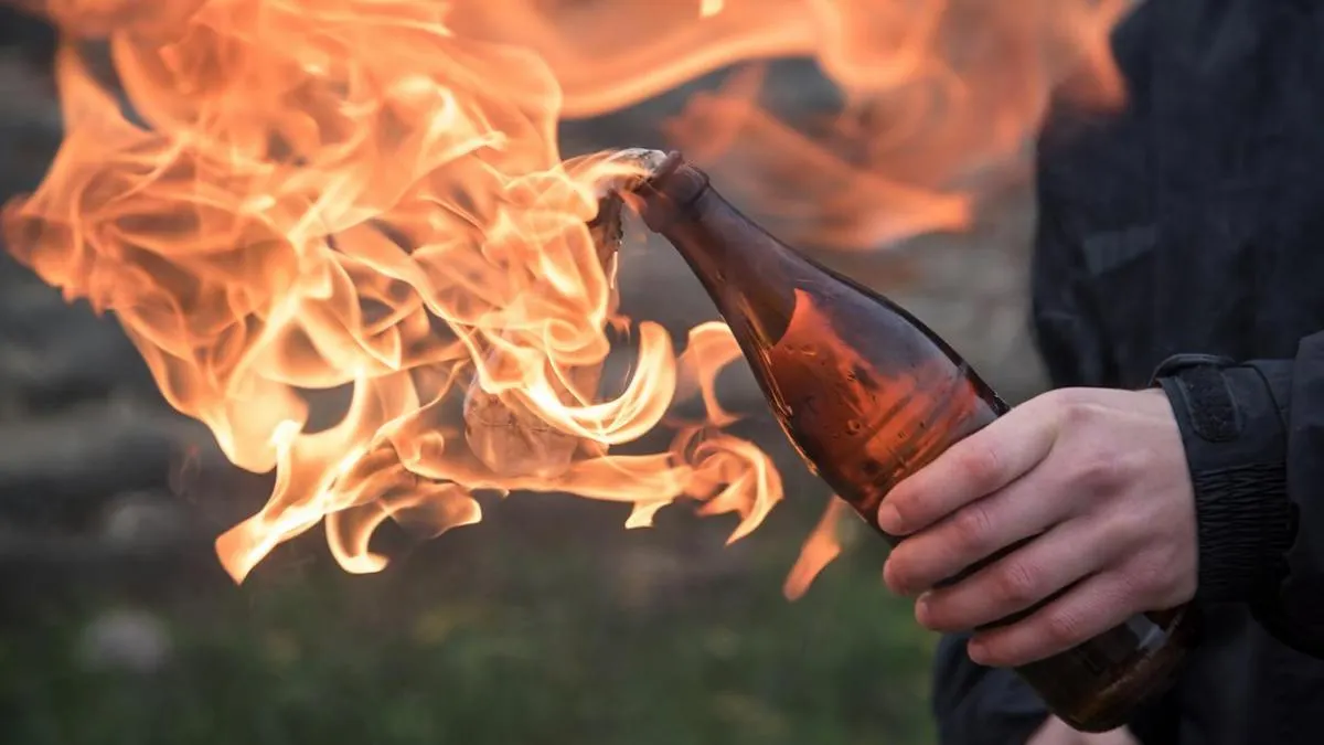 Lanzan bomba molotov contra tráiler en movimiento en Tamaulipas