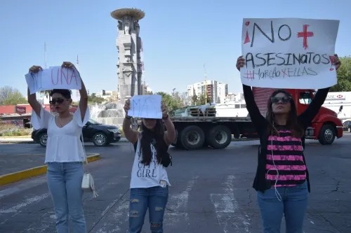 Frenar feminicidios, piden mujeres en protesta pacífica en la Avenida Juárez
