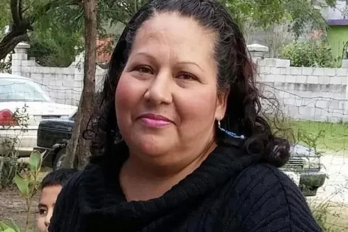 No deja de buscar a su esposa; hace 4 años un comando se la llevó