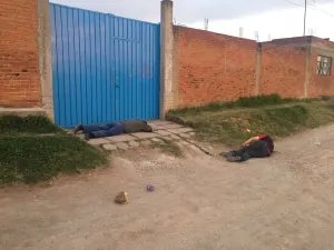 En riña ejecutan a dos masculinos en calle de San Pedro Cholula