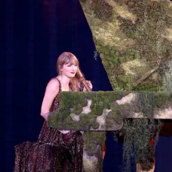 Sujeto estafa a por lo menos 150 fans poblanas de Taylor Swift