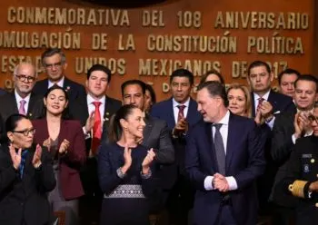 En el aniversario 108 de la Constitución de 1917, Sheinbaum envía reformas para la no reelección y contra el nepotismo