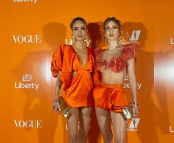 Reinas de belleza hacen pública su relación