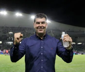 Mazatlán FC despide a su DT, Ismael Rescalvo, tras goleada ante Pumas