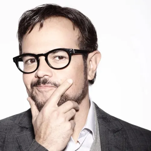 Aleks Syntek lanza en su canal de YouTube, la serie web 30 Años, 30  Historias