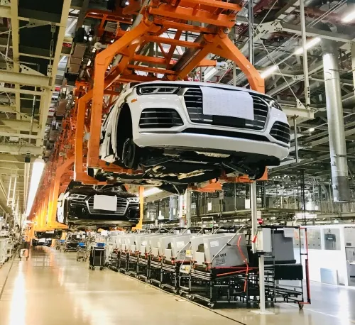 Para recibir a colaboradores, Audi alista 11 mil mascarillas y 150 caretas