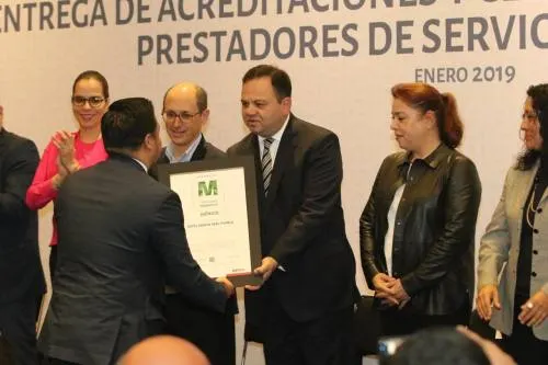 Jesús Rodríguez entregó 51 acreditaciones y certificaciones a prestadores de servicios turísticos
