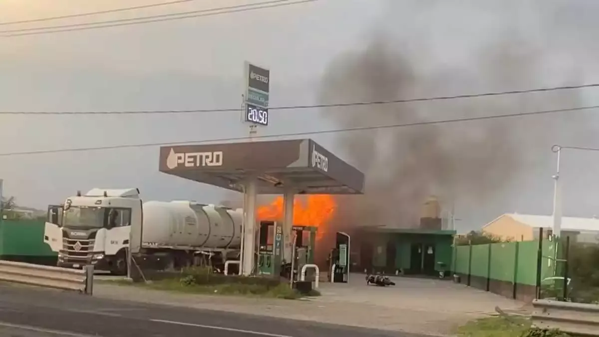 Incendio Gasolinera Petro Izucar De Matamoros