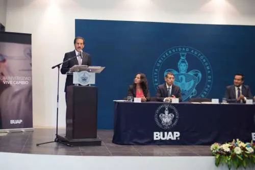 La BUAP mantiene una gestión de puertas abiertas: Alfonso Esparza