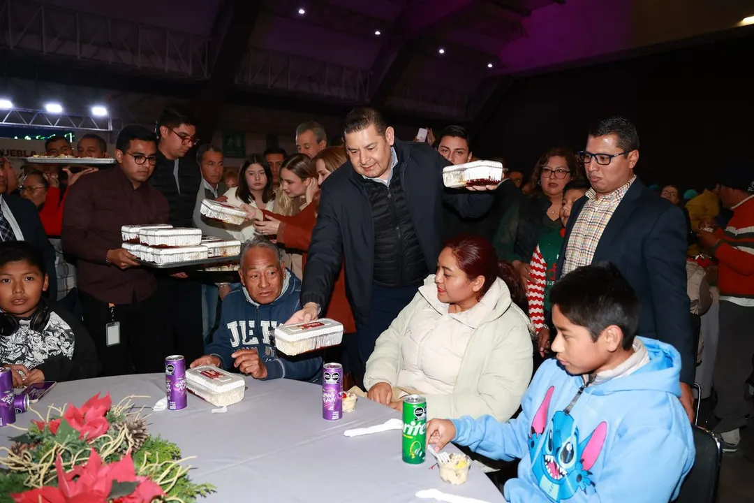 Alejandro Armenta Cena Navidena Centro Expositor