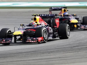 Checo Pérez llega en noveno lugar en Gran Premio de Malasia