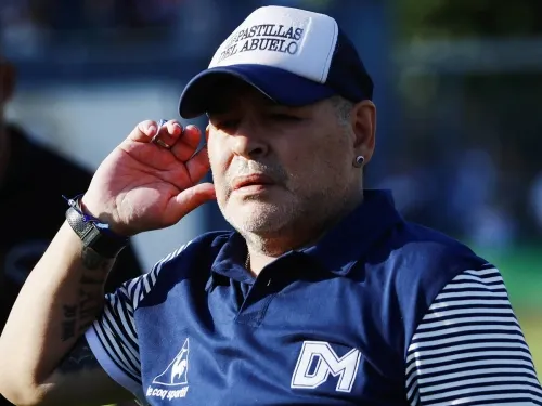 Maradona es operado con éxito de un hematoma en la cabeza