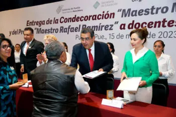 Exhorta Céspedes Peregrina a maestros a seguir trabajando por el futuro de las siguientes generaciones