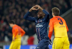 PSG saca empate de último minuto al Barcelona