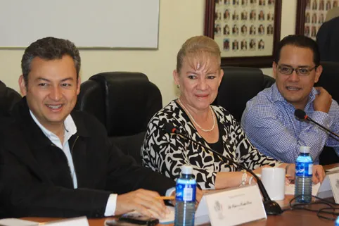 Quedan fuera 15 aspirantes a consejeros del IEE