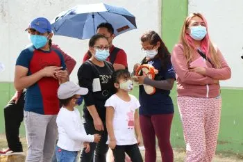 Contagios de COVID-19 en menores suceden afuera de escuelas: López Gatell