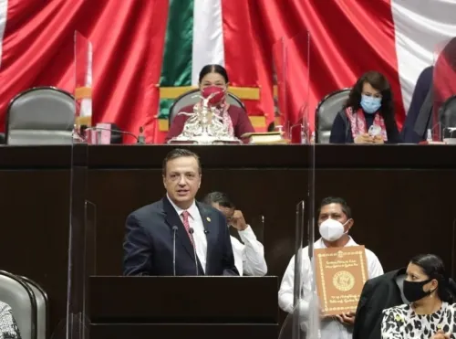 Presentan Constitución de Quintana Roo en lengua maya