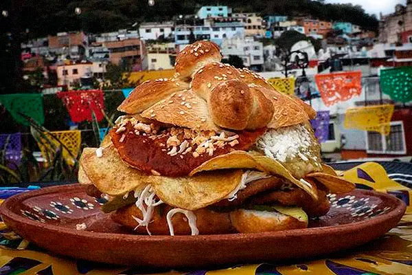 Cemita Hojaldra Tecuani