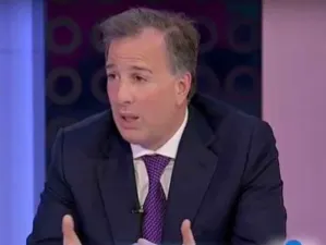 Costo bajo de las gasolinas, implicaba más impuestos y recortes: Meade