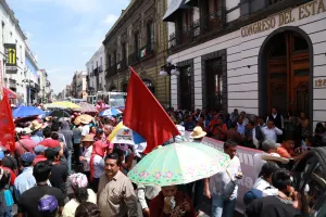 Vecinos de Ocoyucan exigen destitución de edil‏ en Congreso