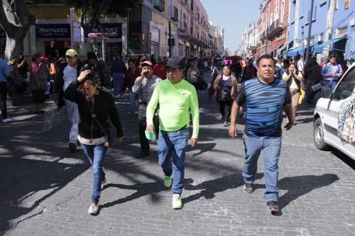 Ambulantes de la 11 de Marzo montan guardias para que no les roben a sus clientes