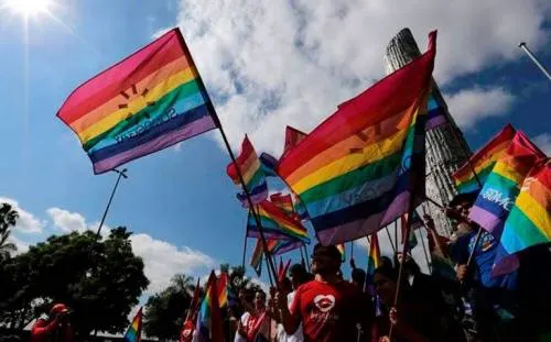 El Vaticano recibe por primera vez a delegación de la comunidad LGBT