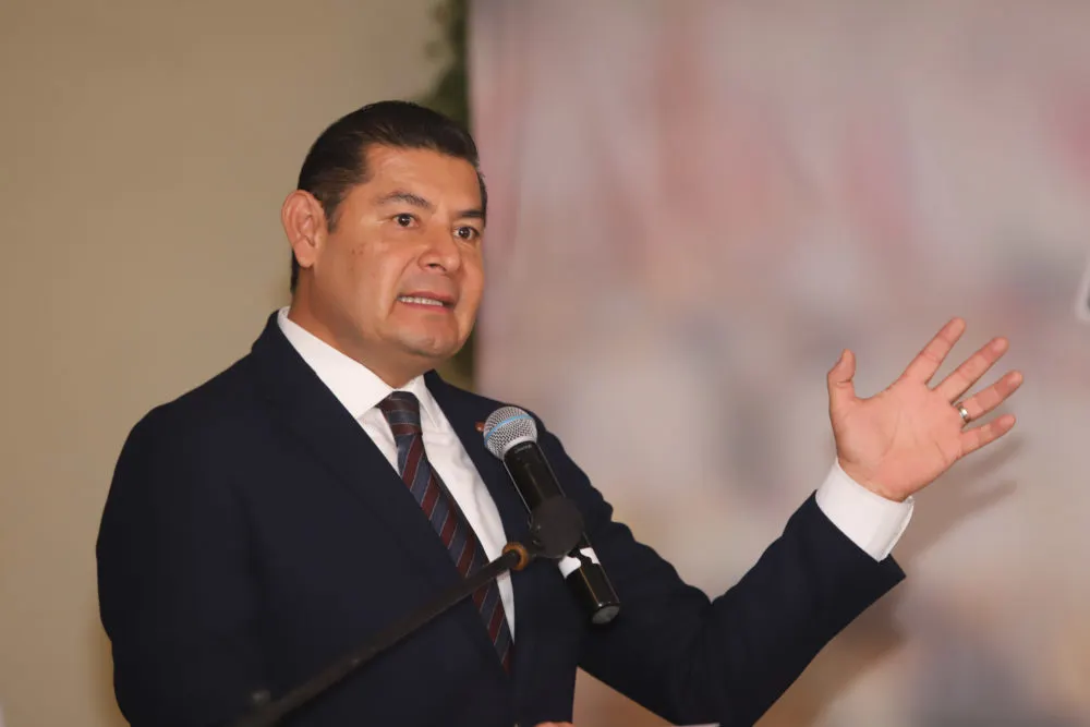 Propone Alejandro Armenta medicamentos libres de patente en Puebla