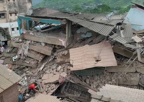 Derrumbe de edificio en India deja al menos 11 muertos