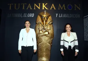 Presidentas SEDIF y SMDIF visitan exposición de Tutankamón