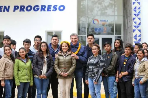 Dinorah López y Tony Gali ponen en marcha la Casa Jóvenes en Progreso de Zacatlán