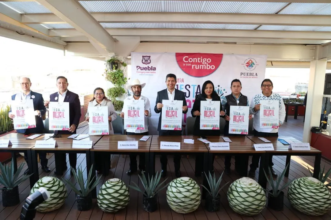 Eduardo Rivera Perez Presenta La Primer Fiesta Del Mezcal