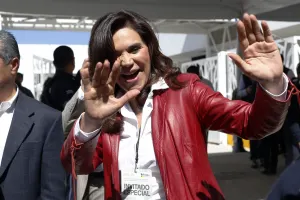 Priistas arropan a Blanca Alcalá en visita de EPN a Puebla