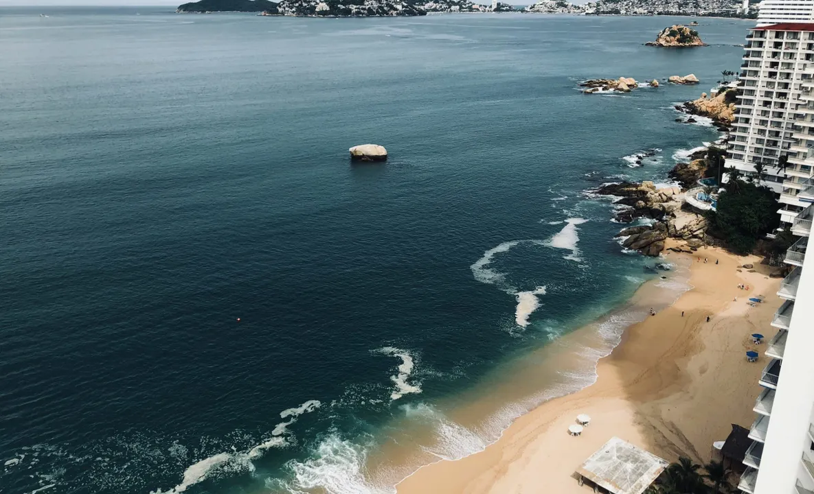 Coordinan traslado de restos de poblano ahogado en las costas de Acapulco