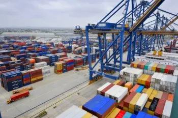 Inegi reporta déficit comercial de 4 mil 868 millones de dólares en agosto
