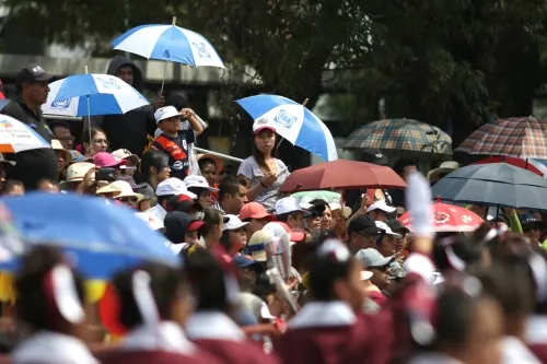 Partidos aprovechan desfile de mayo