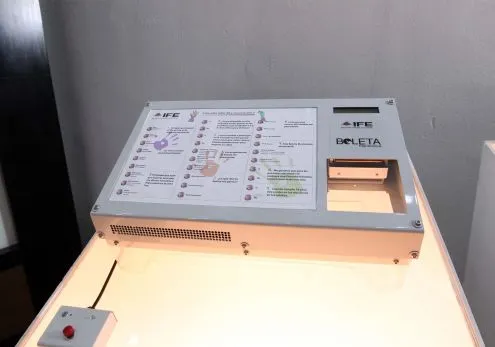 IFE insiste en el uso de la boleta electrónica