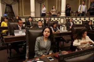 Universitarios participan y presentan propuestas en Parlamento Juvenil